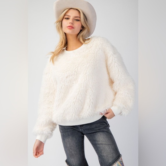 591. Easel COST 🛑last 1! Pullover Sherpa Sweater Oversized Cream Fuzzy Soft Warm - Picture 3 of 3